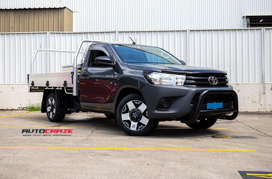 TOYOTA HILUX 4WD ROCKSTAR XD MACHINED FACE WITH BLACK WINDOW